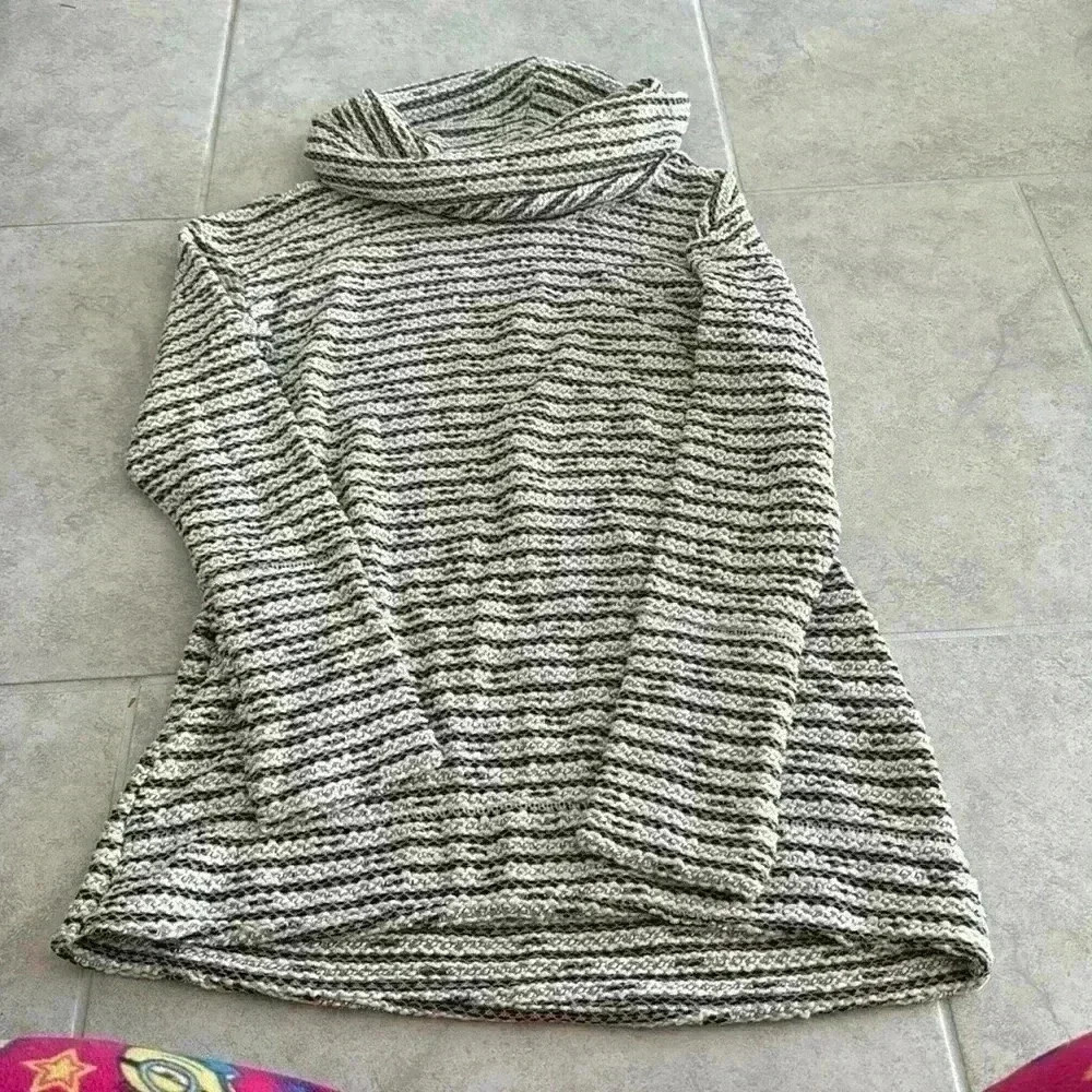 Knitted Turtle Neck Sweater